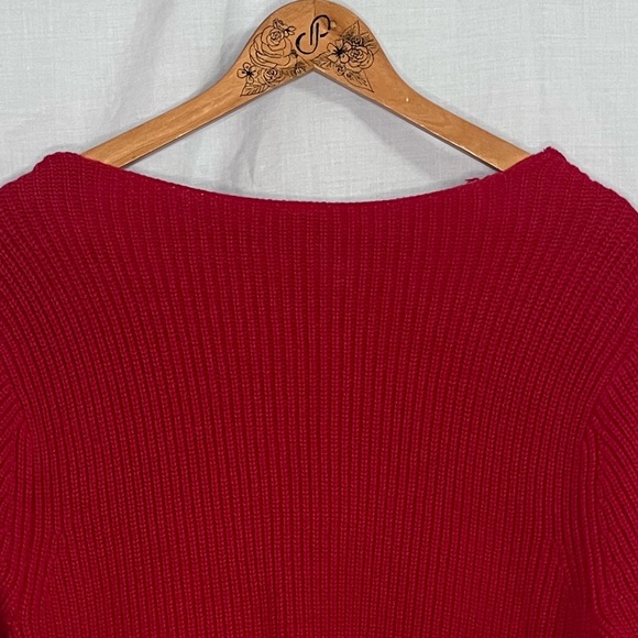 Torrid 'Jester Red' Ribbed Semi-Cropped Pullover Sweater in Size 2 (2X | 18/20) - Picture 11 of 16